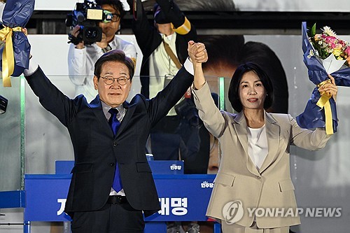 이재명 "빠른 시간 내 경제 살리고 민생 확실하게 회복시킬 것"(종합)_정지서