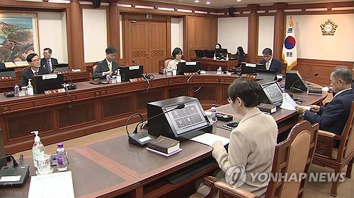 [이재명 정부] 외신 "위기 속 국가 이끌어야…외교는 전임자들과 차별화"_권용욱