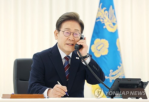 李·트럼프, 첫 통화…"양국 만족할 관세 합의 조속히 이뤄지도록 노력"(종합)_정지서