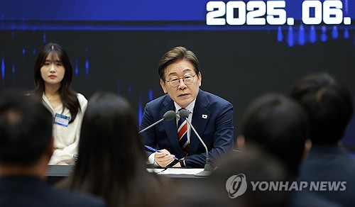 李대통령 "주가조작 원스트라이크아웃…부당이익 환수"(종합)_정지서