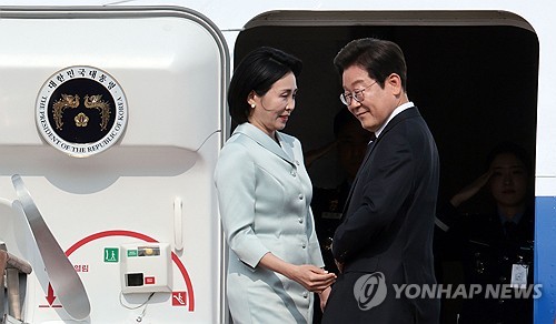 李대통령 "관세협상, 최소한 다른 국가보다 불리한 상황 안되는 게 중요"_정지서