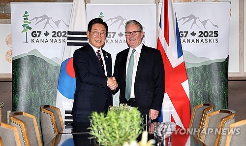 李대통령, 스타머 英총리와 정상회담…"FTA 개정, 진전있어야"_정지서