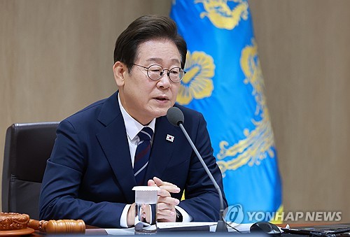 李대통령, 국무위원에 당부 "선출 권력 국회 최대한 존중해야"_정지서