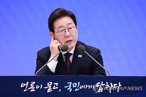 李대통령, 인사 논란에 "색깔 같은 쪽만 쓰면 위험"_온다예