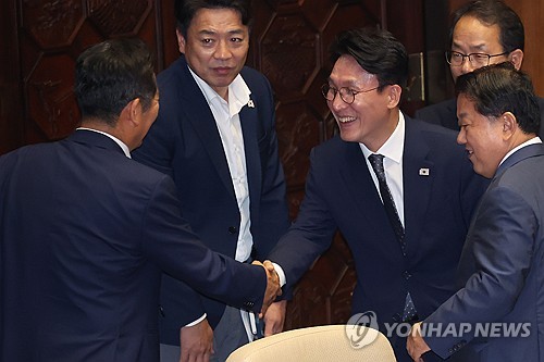김민석 "폭정 세력이 만든 경제위기 극복이 제1과제"_온다예