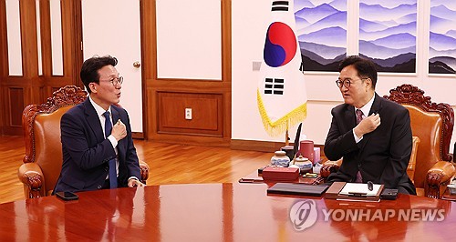 김민석 만난 우원식 "복합 위기 속 국정운영 중심 돼달라"_온다예