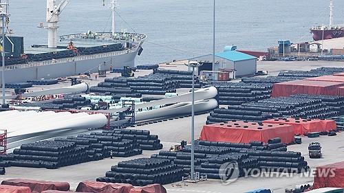 예상 밖 선전한 상반기 수출…하반기엔 '불확실성' 경고등_박준형