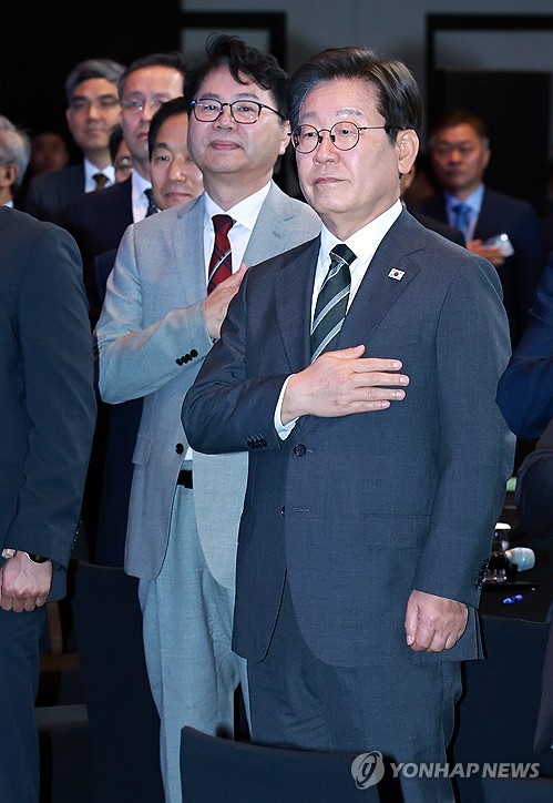 李대통령 지지율 65%…국힘 지지율 10%대로 추락[NBS]_황남경