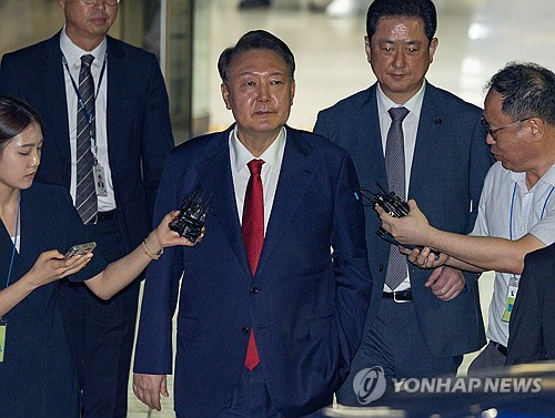 尹, SNS에 비상계엄 옹호…"정치적 탄압은 나 하나로 족해"_온다예