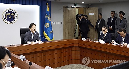 李대통령, "위험사업장 불시단속·근로감독관 대폭 증원" 지시_황남경