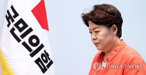 '차떼기 사건' 소환한 윤희숙…"중진들 책임지는 모습 보여달라"_정지서