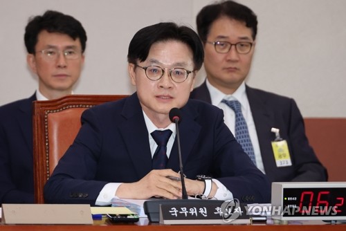 '두산 출신' 이해충돌 논란에…김정관 "가이드라인 만들어 지킬 것"_유수진