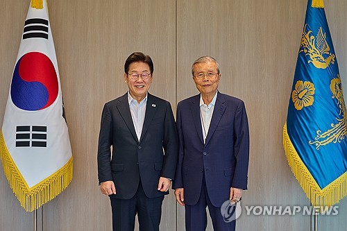 李대통령, 김종인과 오찬…"美서 친중 오해 않았으면"_황남경