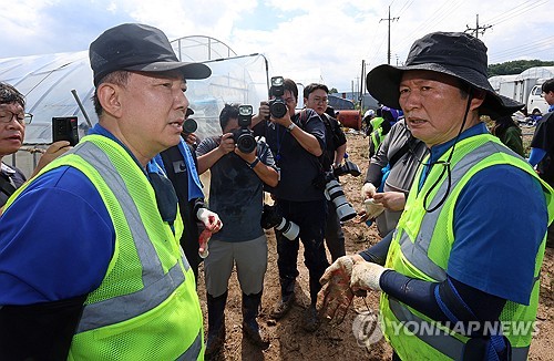 김병기 "폭염·폭우…피해작물·식료품 신속한 물가 대책 마련"_황남경