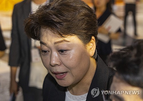 윤희숙 혁신위원장, 국민의힘 의총 참석