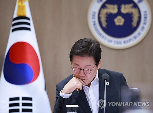 산재 대책 듣는 이재명 대통령
