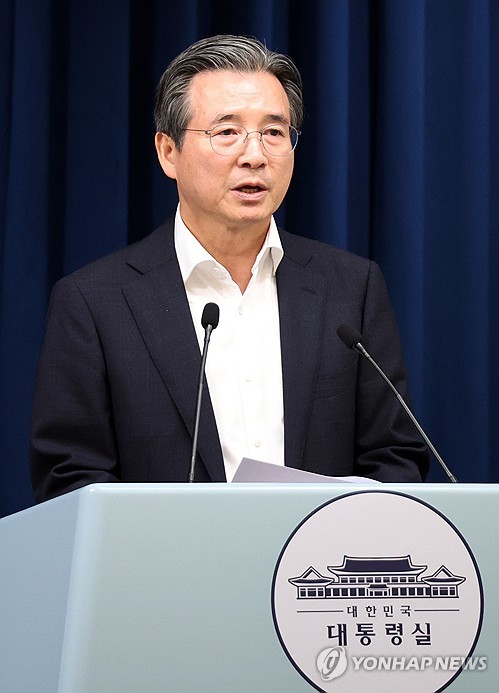 정책실장 "부동산시장에 세금 쓰지 않겠다는 건 오산"_황남경