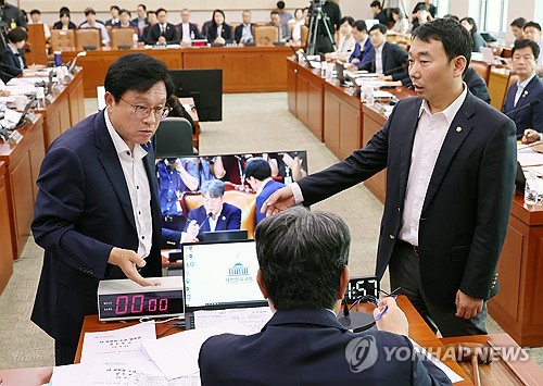 방송3법·노란봉투법 與 주도로 국회 법사위 통과(종합)_온다예