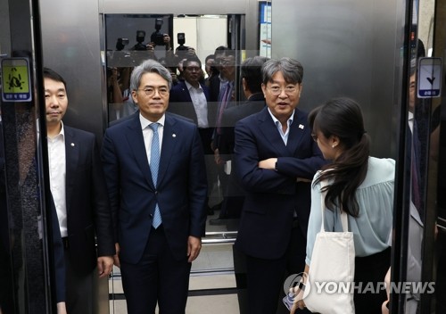 이춘석 "물의 일으켜 깊이 사과…차명거래 사실 결코 없다"(종합)_온다예