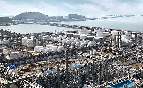 무디스, LG화학 신용등급 1년 만에 또 강등…LG엔솔도 내려_김학성