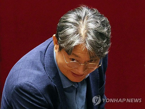 경찰, 주식 차명거래 의혹 이춘석 의원 사무실 압수수색_황남경