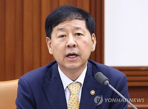 한은 찾은 구윤철 "韓경제 재도약 도움 받겠다"…이창용 "도움 드리겠다"_오진우