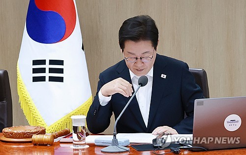 李대통령 "법 개정해서라도 후진적 산재 공화국 벗어나겠다"_정지서