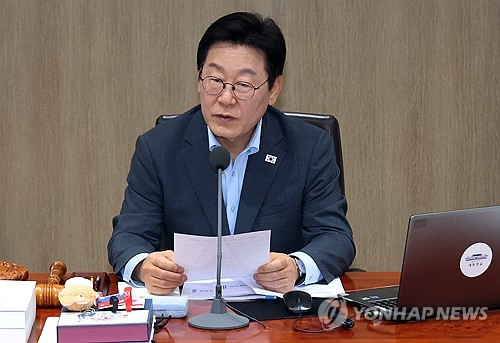 李대통령 "국가 살림하다보니 할 일 많은데 쓸 돈 없어 답답"_정지서