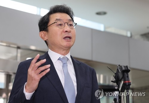 이억원 "생산적 금융 대전환 추진…금감원과 긴밀히 협조"(종합)_정원