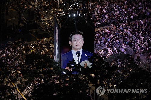 감사 인사하는 이재명 대통령
