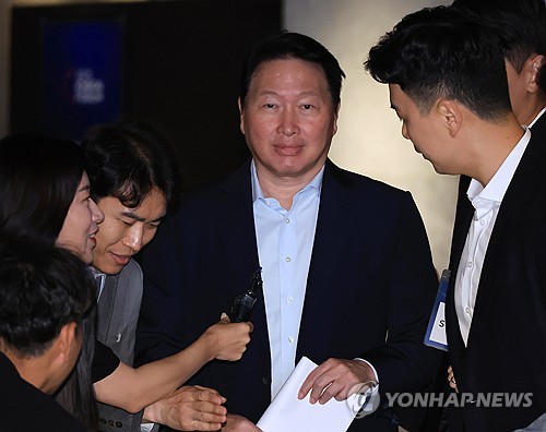 SK 최태원 "트럼프 정책, 전략적 예측 가능·전술적 불가능"_김학성