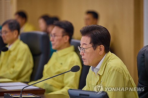 李대통령 "언론 고의적 왜곡·허위 정보에 책임 물어야"_온다예