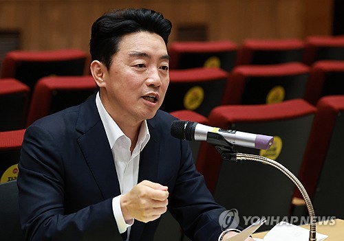 강훈식 "76일간 인수위 활동 중이란 마음으로 쥐어 짜고 있어"_정지서