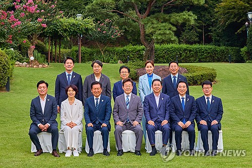李대통령·與지도부 만찬…"추석 전 검찰개혁 이견 없다"_황남경