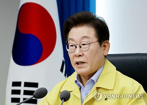 李대통령 "풀어야 할 현안 산적…정말 고민되는 것은 국력 키우는 것"_정지서