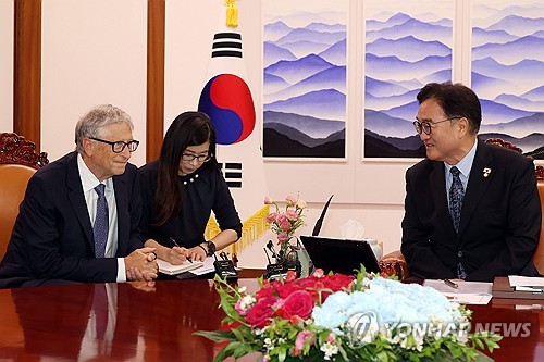 국회 찾은 빌 게이츠 "한국 ODA 예산 GDP 0.7%까지 늘려달라"_온다예
