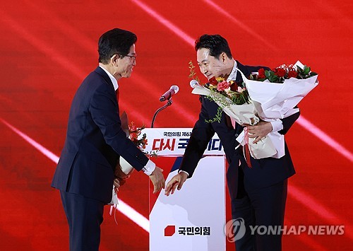 찬탄파 표심 놓고…김문수 "같이 가야"·장동혁 "내부총질자 정리"_온다예
