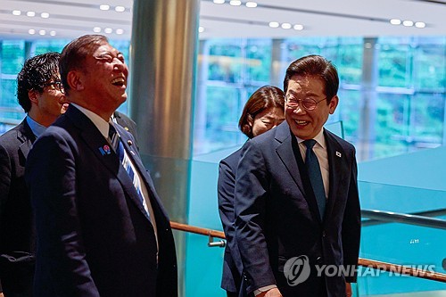 李대통령 국정수행 지지율 51.4%…하락세 멈춰[리얼미터]_황남경