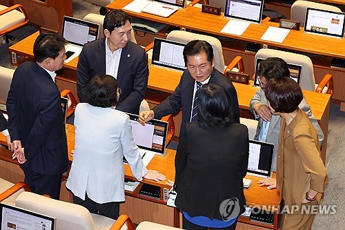 쟁점법안 모두 처리한 與…더 센 개혁법안 한 달 속도전_황남경