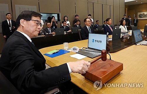 [금리동결 배경과 전망] 또 부동산 과열…미뤄진 경기부양_오진우