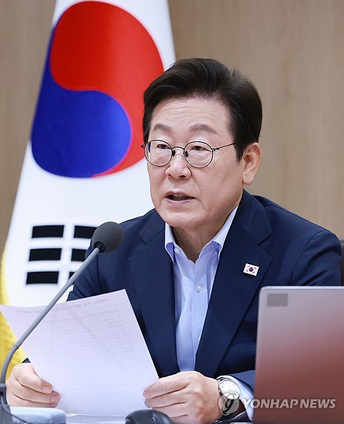 李대통령, 與 의원들과 오찬 "개혁과제 잘 추진해 줄 거라 믿어"_황남경