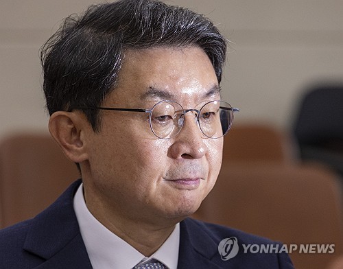 이억원, 스테이블코인에 '신중론'…"확실한 안전장치 마련"_정원