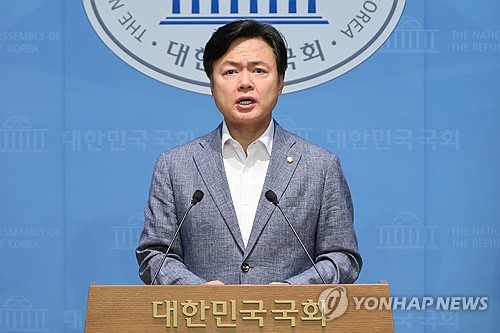 與 "GTX 철근 누락 책임자는 오세훈…즉각 사과해야"_김성준