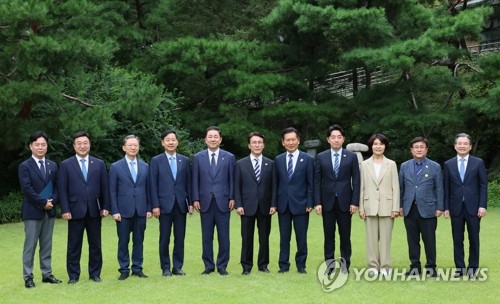 강훈식 "美 구금 한국인 근로자 석방교섭 마무리"(종합)_황남경