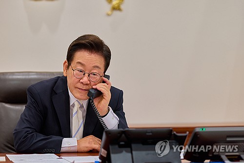 이재명 대통령, 폴란드 총리와 전화 통화