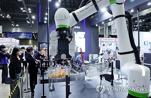 튀김보조기와 키친로봇 자동화 시연