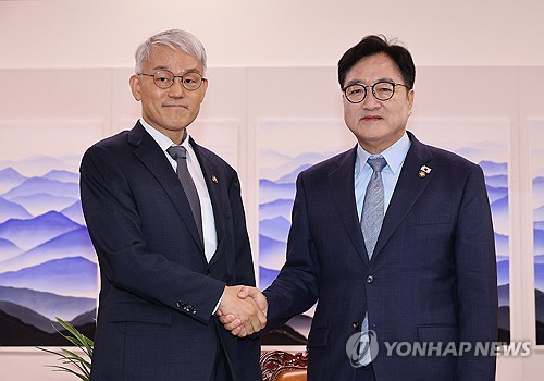 우원식, 법원행정처장에 "사법부 국민 불신 높아…결자해지해야"_온다예