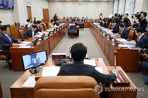 '합성니코틴도 담배' 담배법 개정안, 국회 기재위 통과_황남경