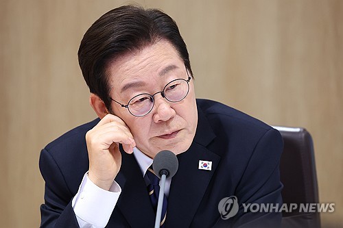 李대통령, '식료품 고물가' 한은 보고에 "정부 통제·조절기능 약화 탓"_온다예