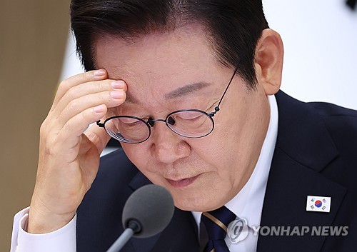 李대통령 "일 잘하는 공무원엔 포상…기강해이 시 엄정 처벌"_정지서